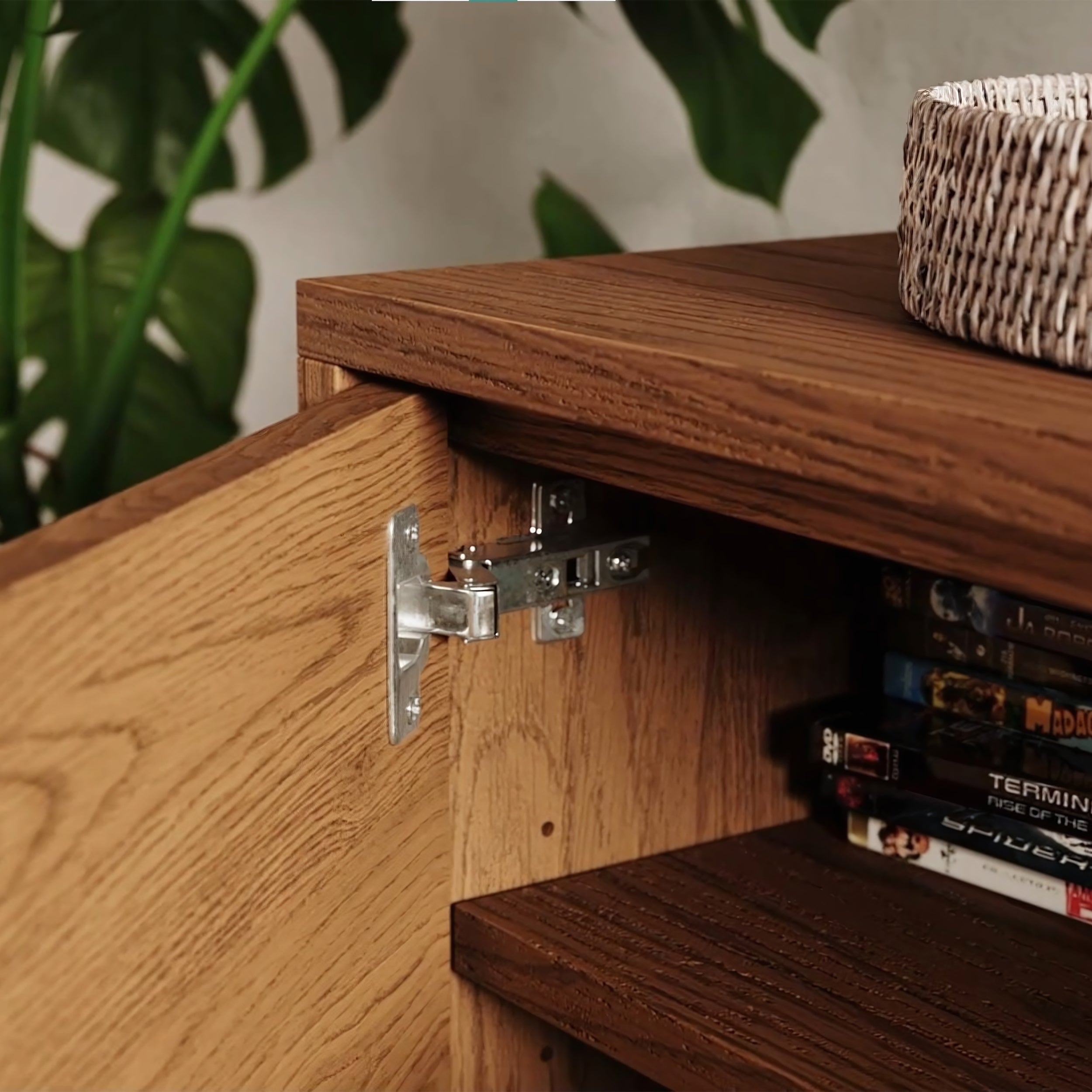Zahra TV Stand